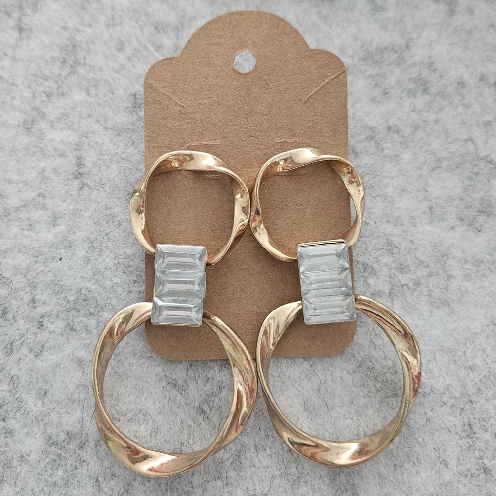 Vintage 80s Large Gold Tone Statement Earrings With Rhinestones‎